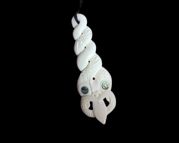 #88 Medium Wheku Pikorua Bone Carving
