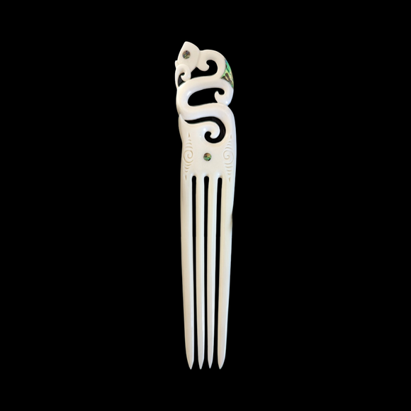Bone Heru #16 Manaia
